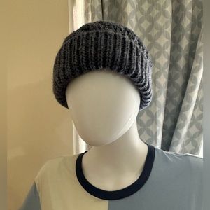 Kyi kyi hat with pom pom